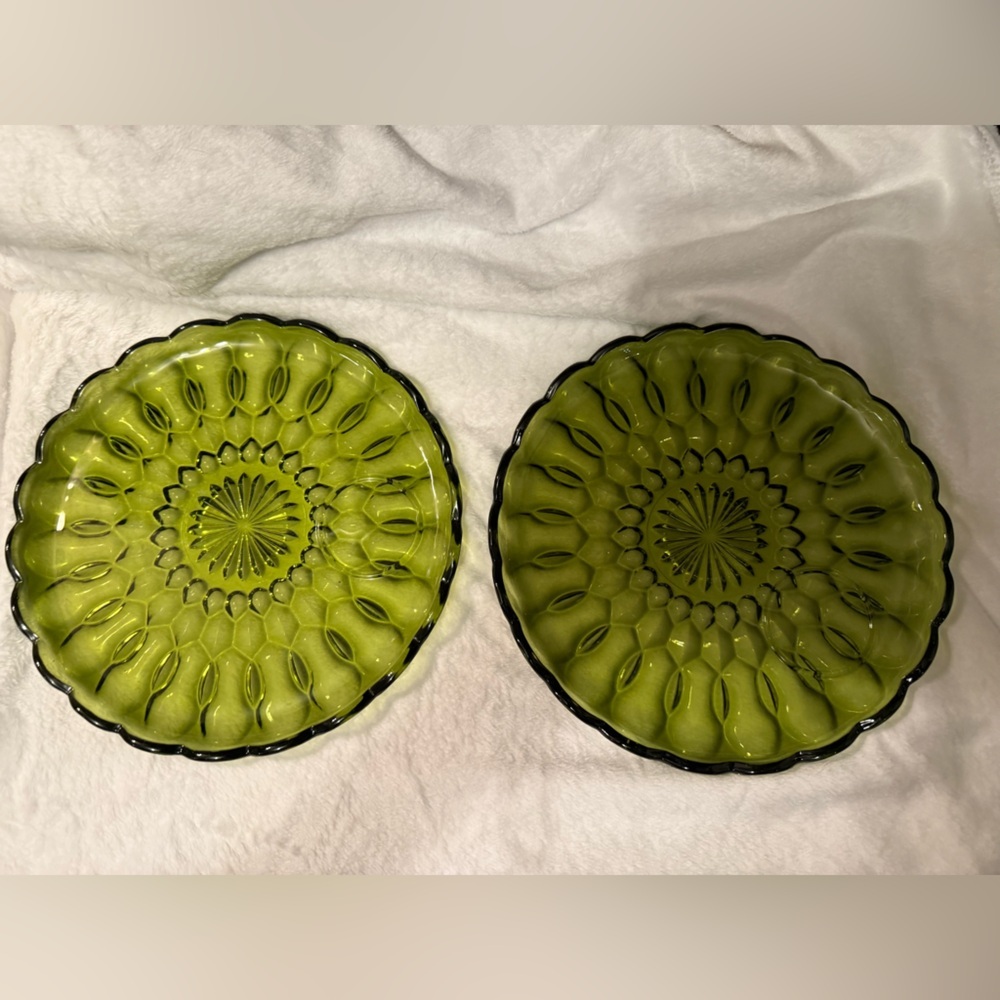 Fairfield Avocado Green by ANCHOR HOCKING Pair of Snack Plates